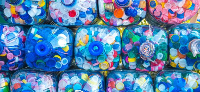 NUOVA VITA ALLA PLASTICA